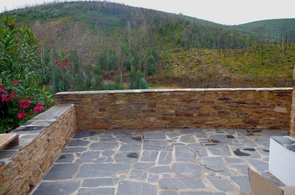 Casas Do Sinhel Vendégház Cha de Alvares Kültér fotó